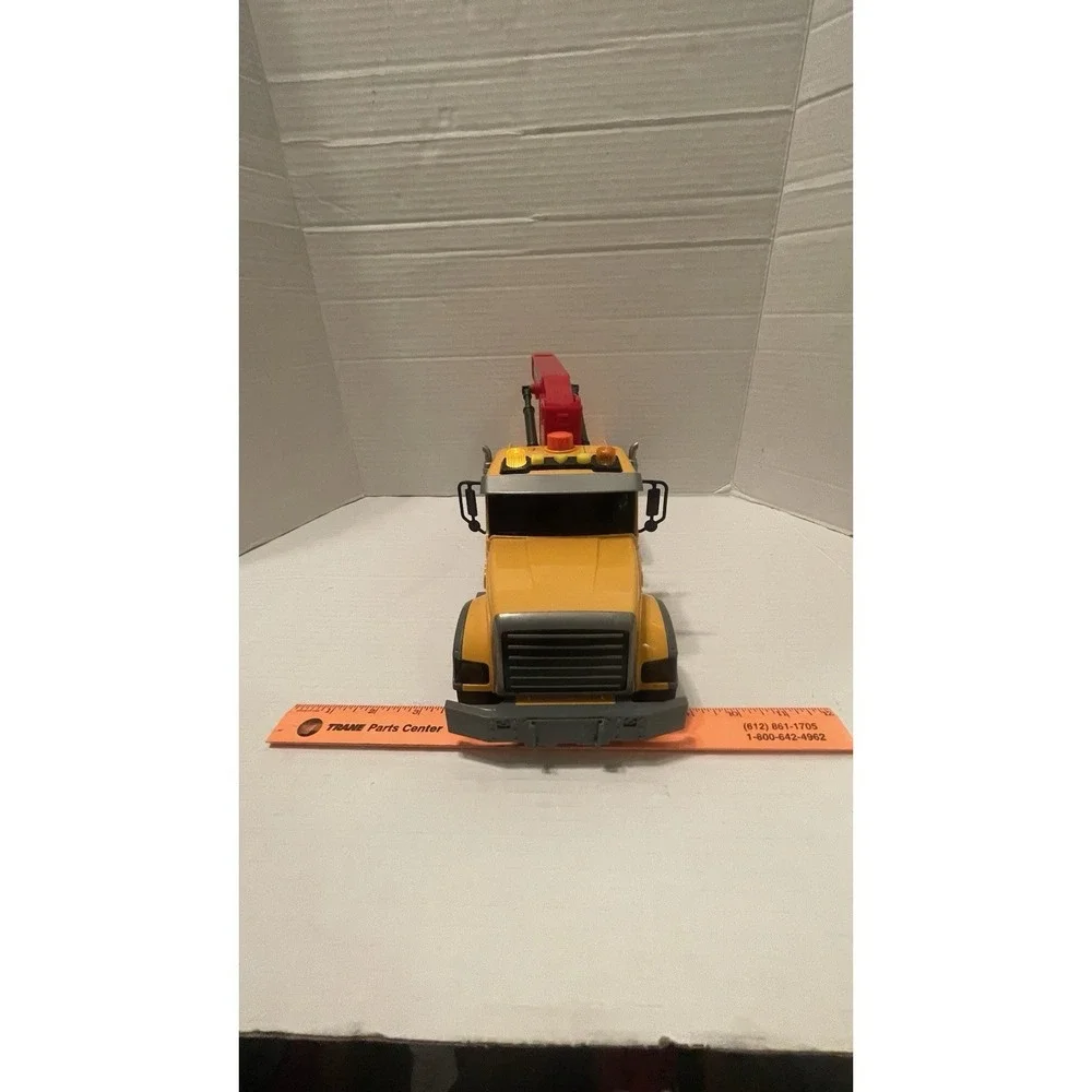 Toy Star KGT7000 Recovery Tow Truck Crane Wrecker Yellow Red Heavy Duty Toy